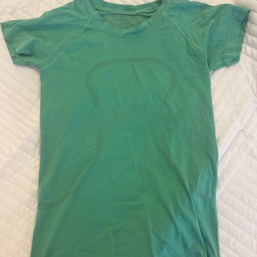 lululemon athletica Green Short Sleeve Tee
